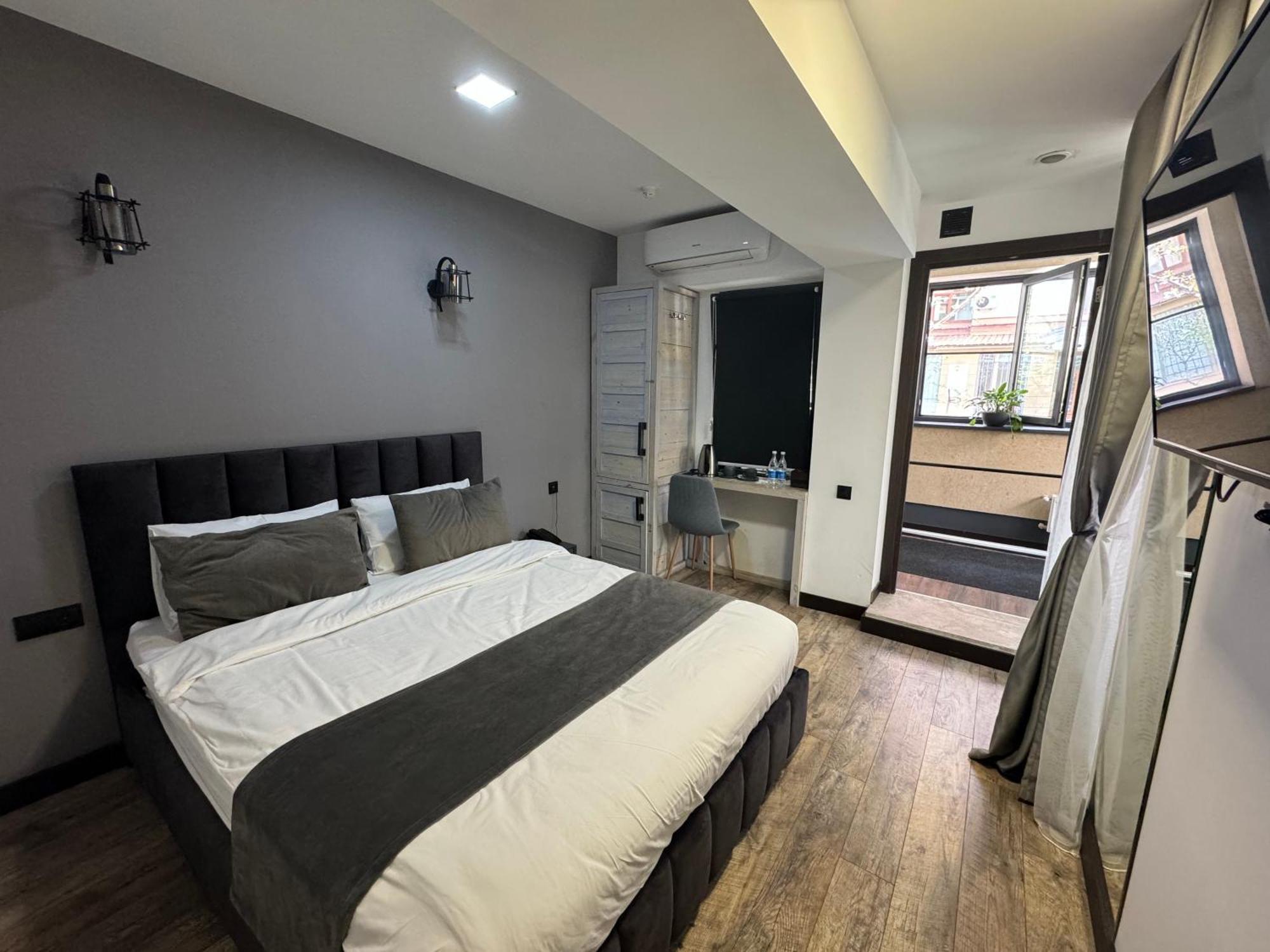 Monk House Hotel Yerevan Luaran gambar